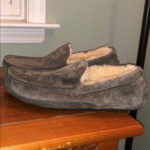 Men’s UGG loafer/moccasins size 11